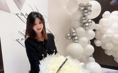 黑色蕾丝女装大长腿